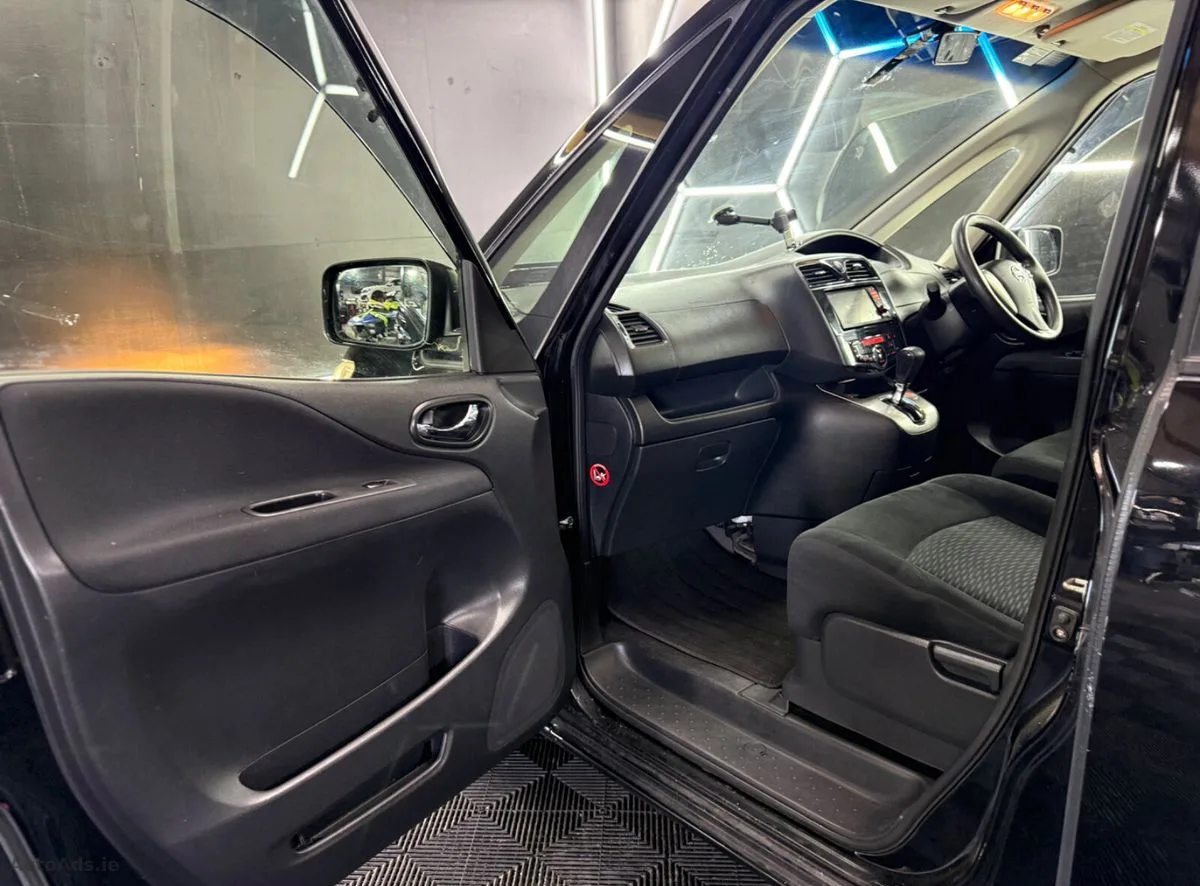 2013 Nissan Serena – photo 18