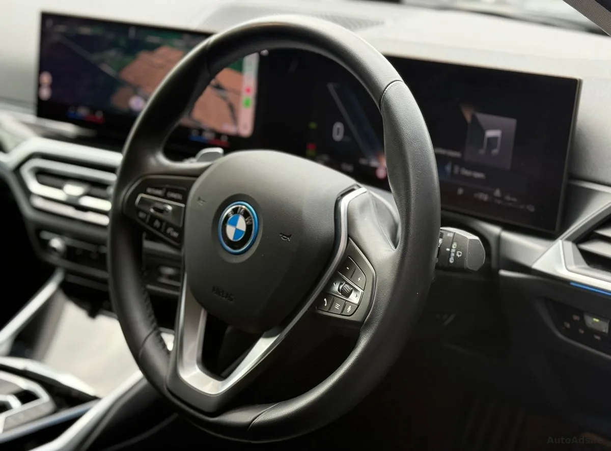 2022 BMW 3-Series – photo 8