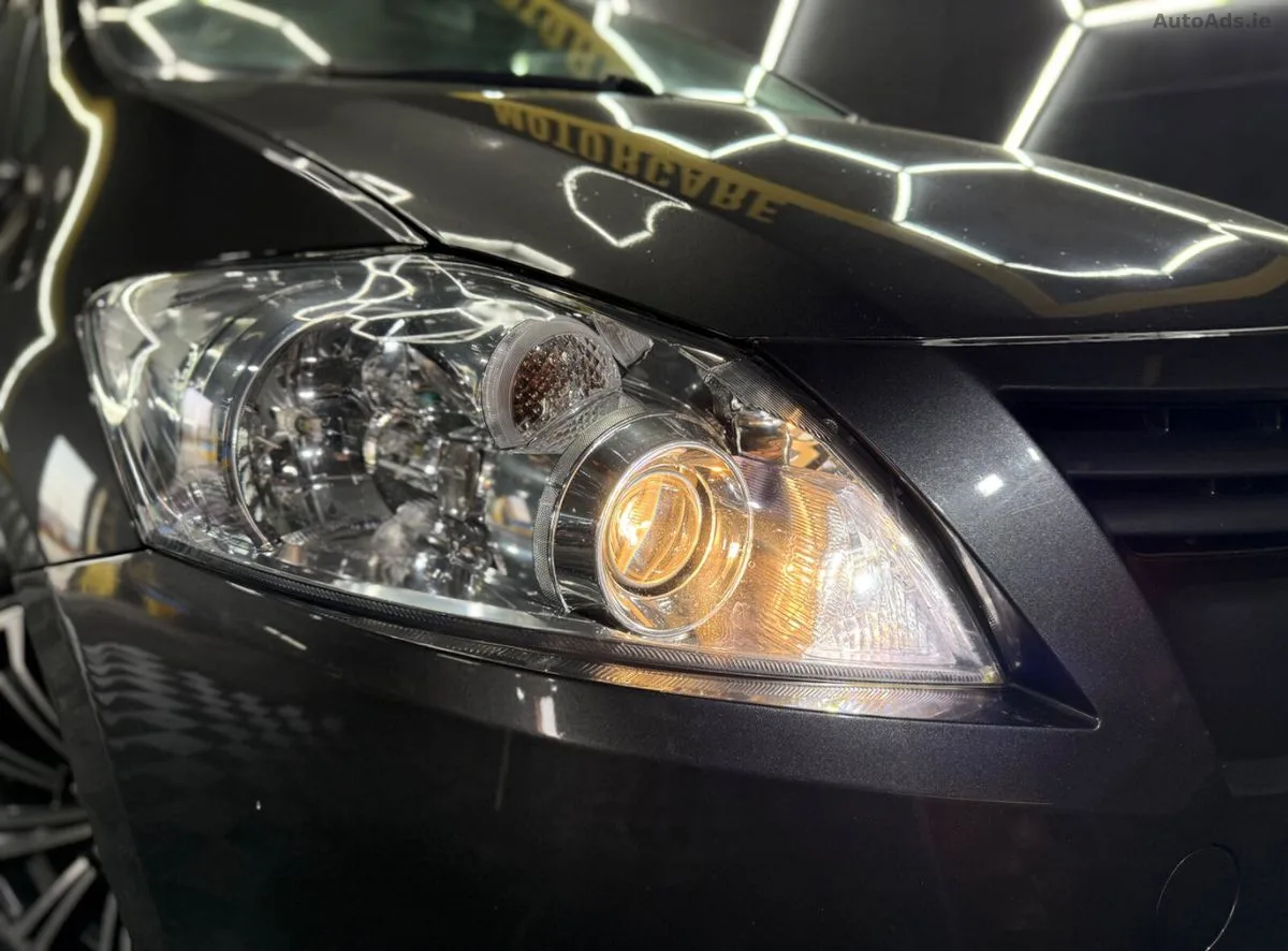 2011 Toyota Auris – photo 3