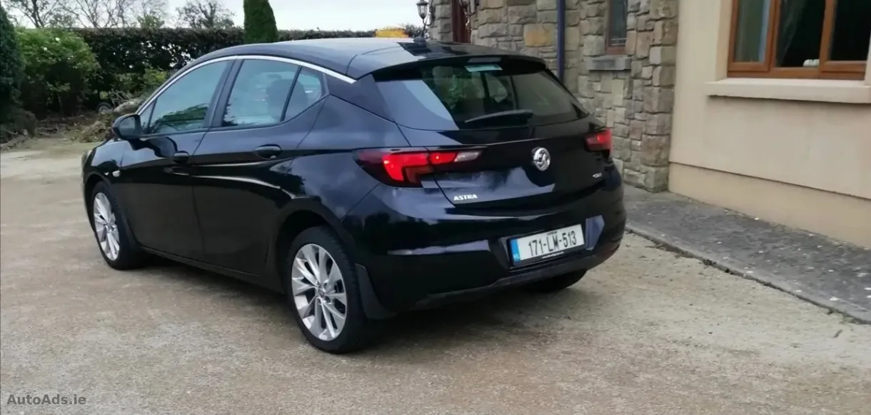 2017 Vauxhall Astra – photo 2