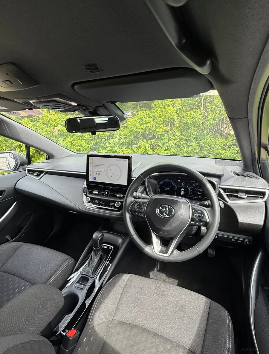 2025 Toyota Corolla – photo 13