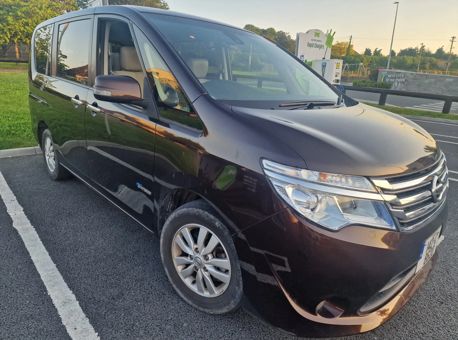 2014 Nissan Serena – photo 4
