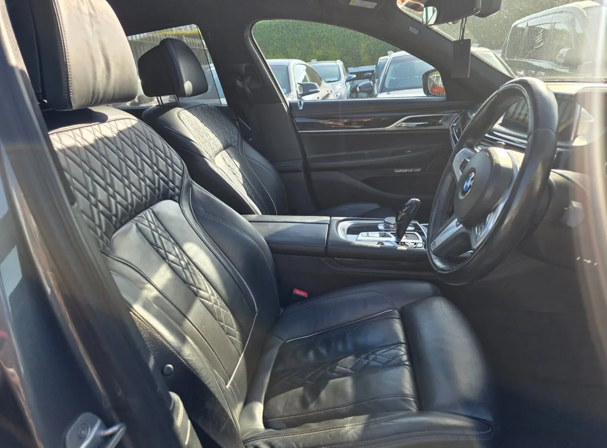 2017 BMW 7-Series – photo 17