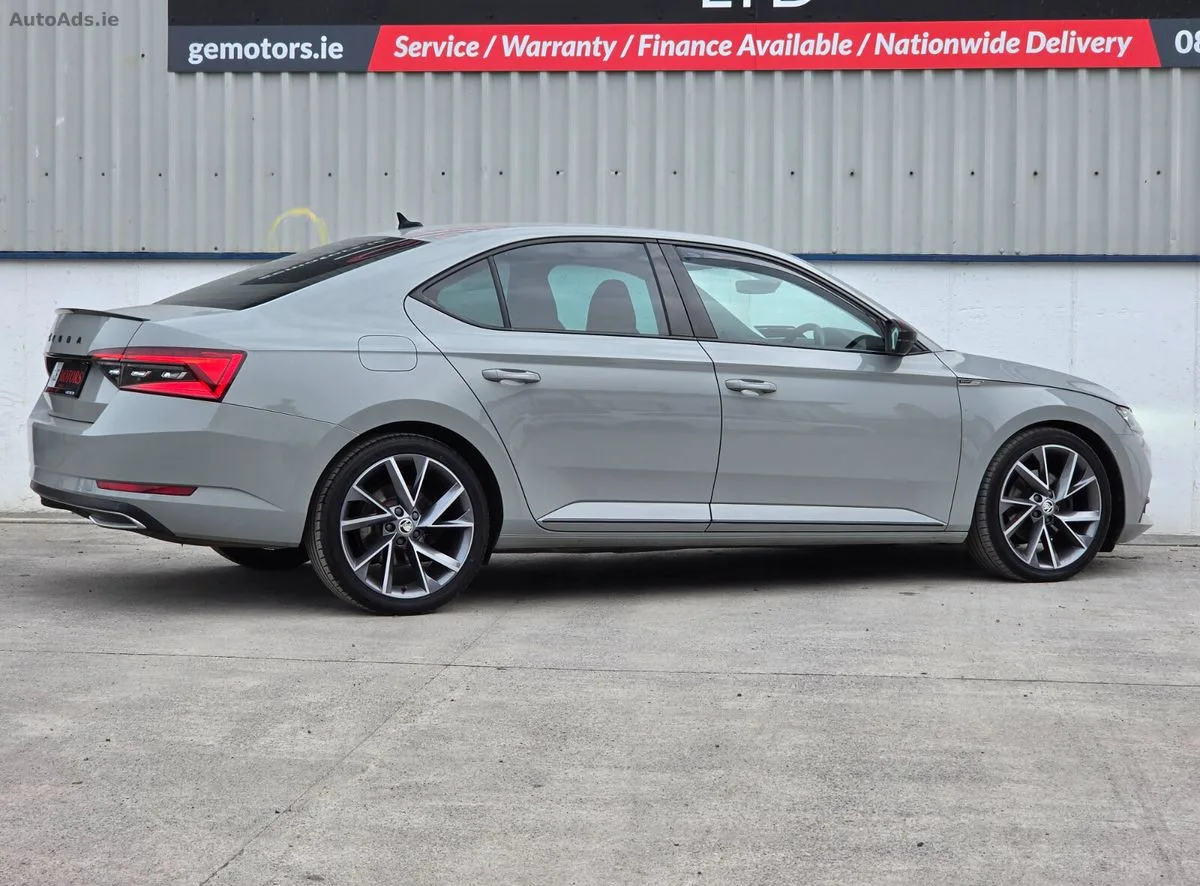 2022 Skoda Superb – photo 5
