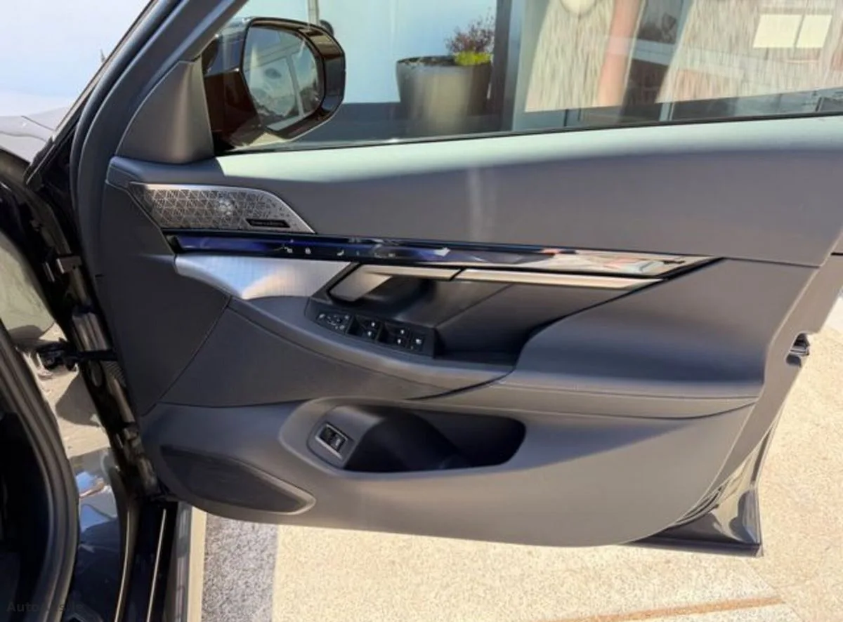 2025 BMW M5 – photo 20