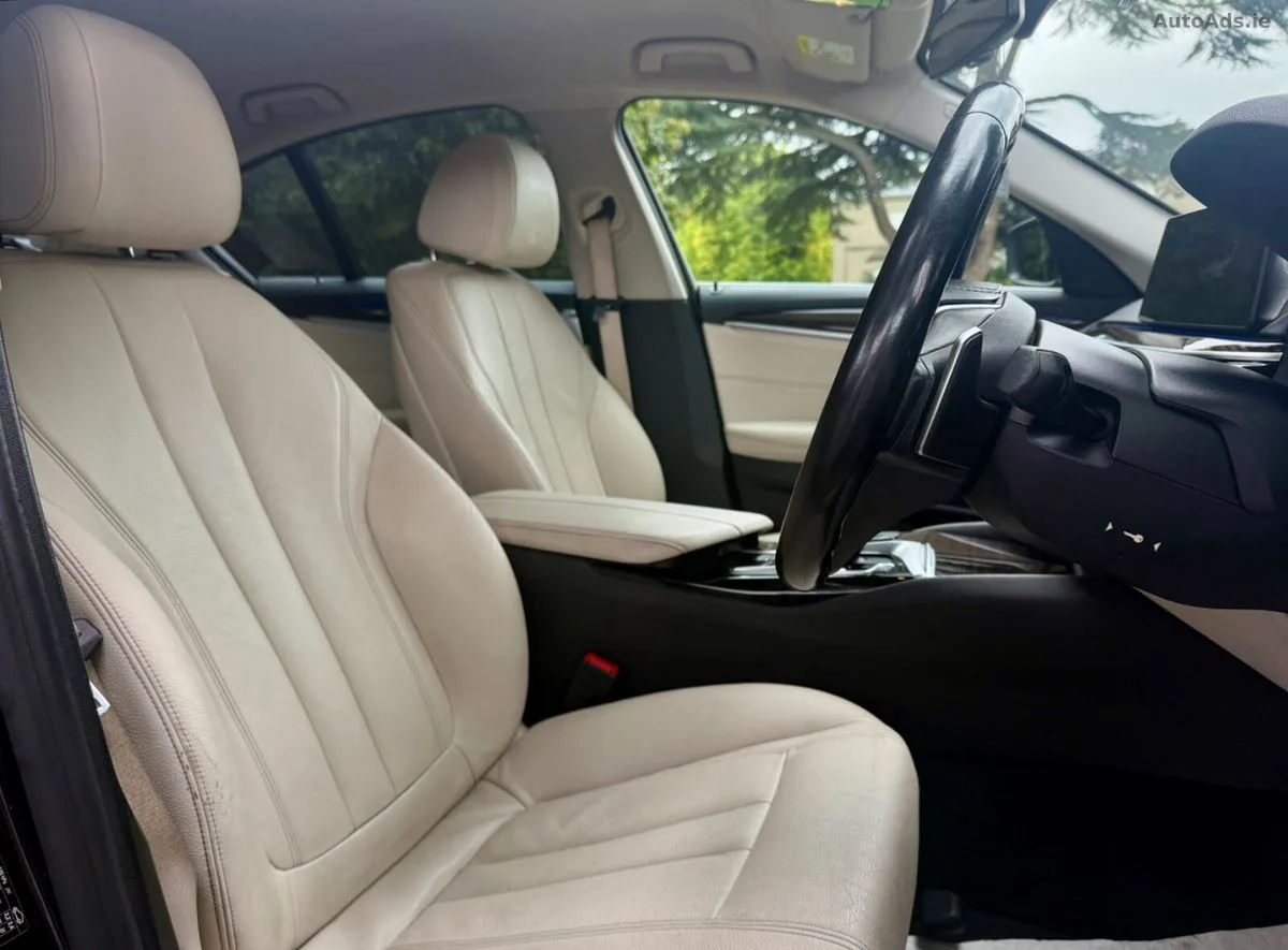 2017 BMW 5-Series – photo 17