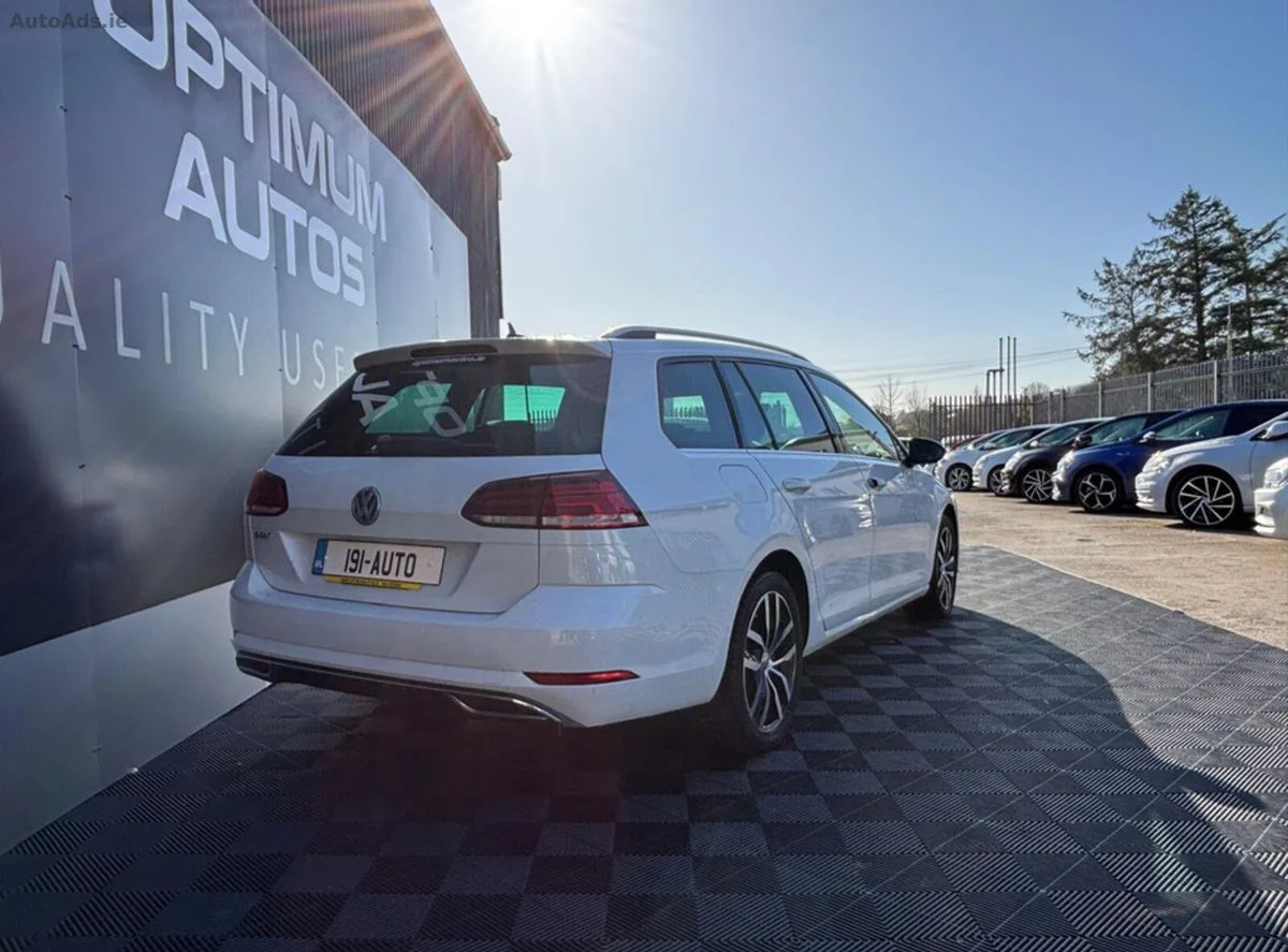 2019 Volkswagen Golf – photo 2