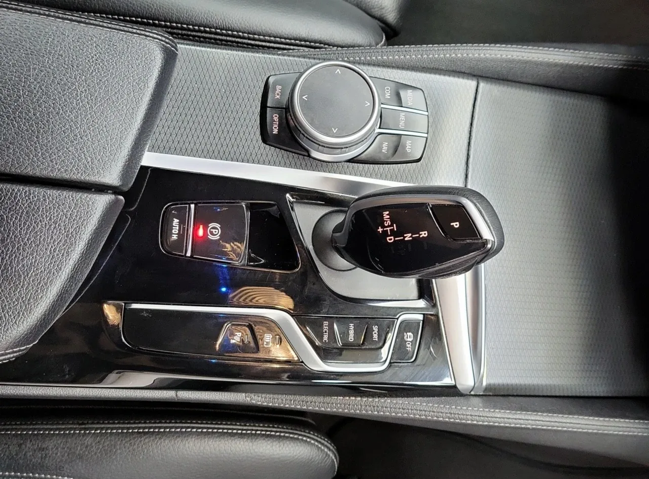 2021 BMW 5 Series – photo 17