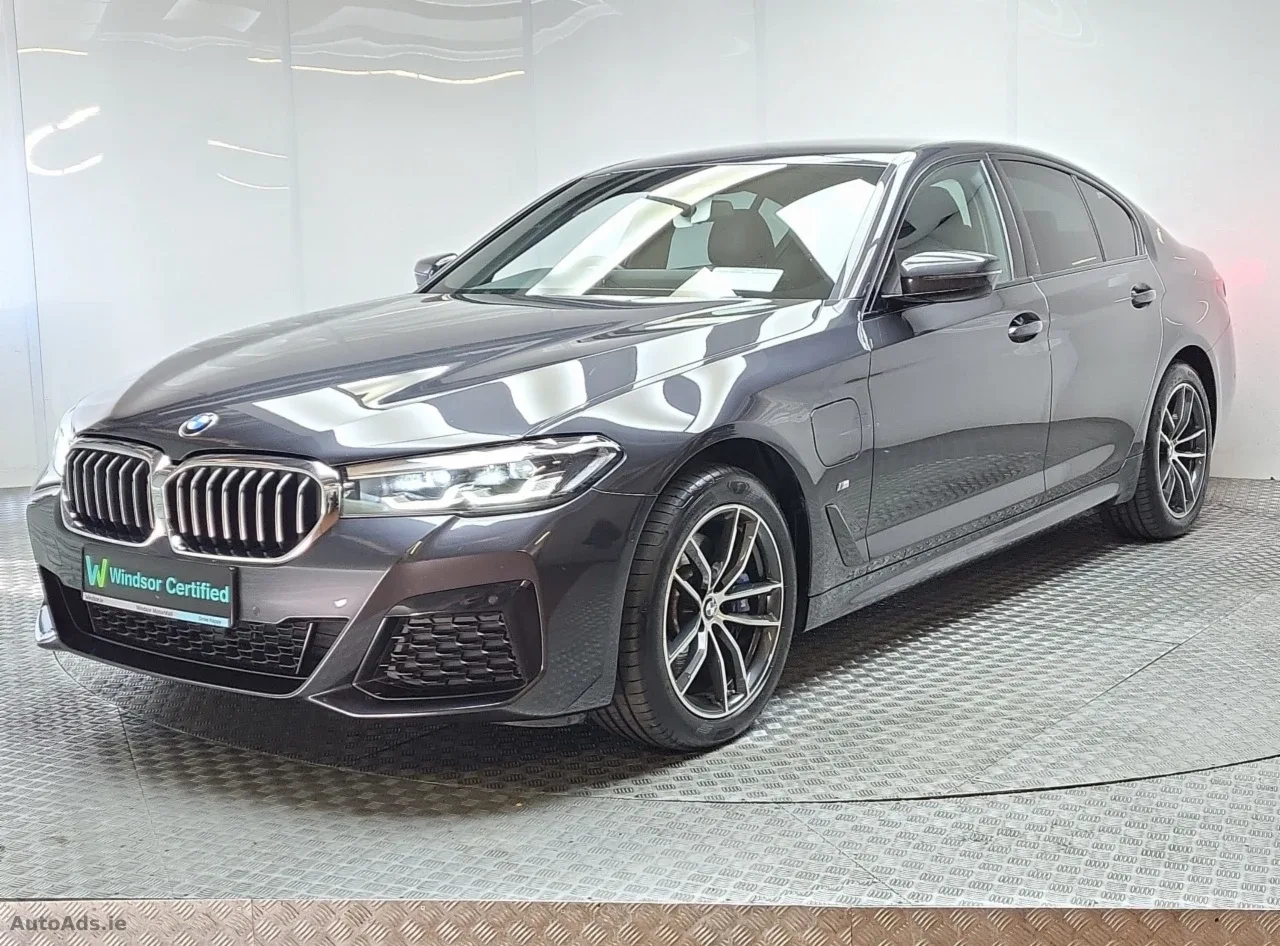 2021 BMW 5 Series – photo 12