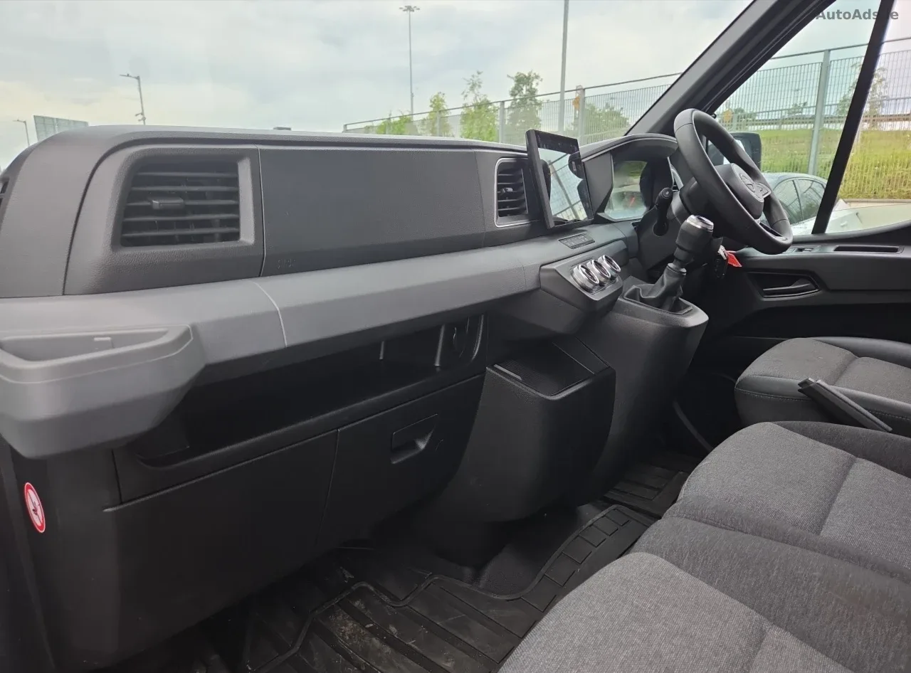 2025 Nissan Interstar – photo 3