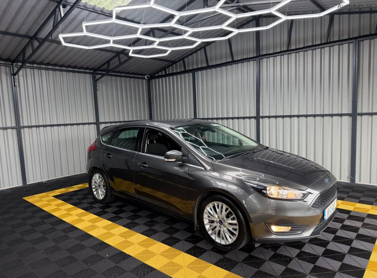 2016 Ford Focus – photo 2