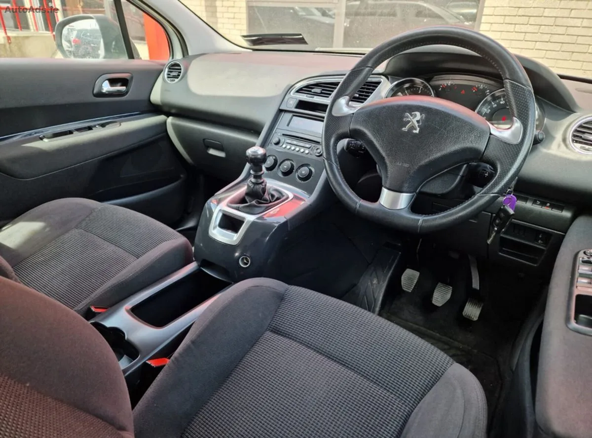 2015 Peugeot 5008 – photo 12