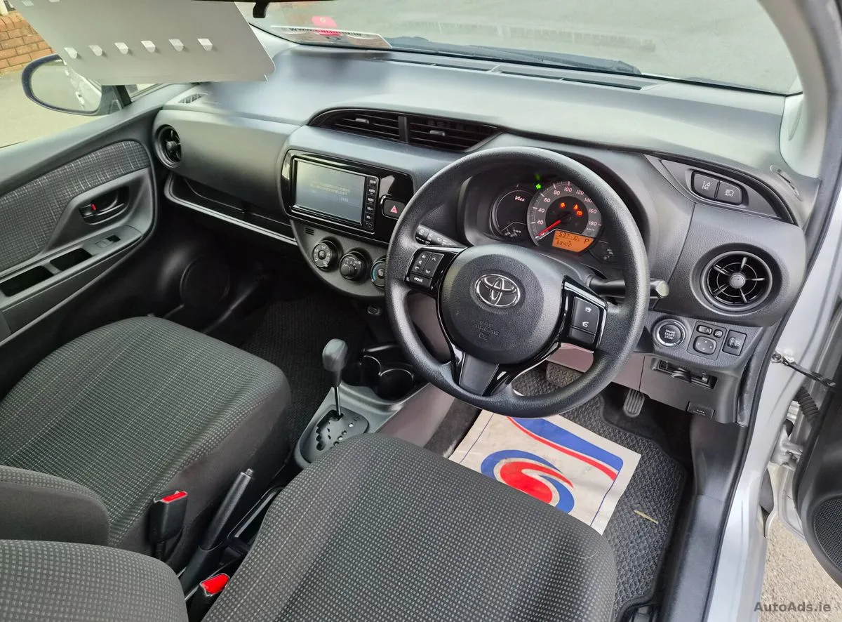 2019 Toyota Vitz – photo 12