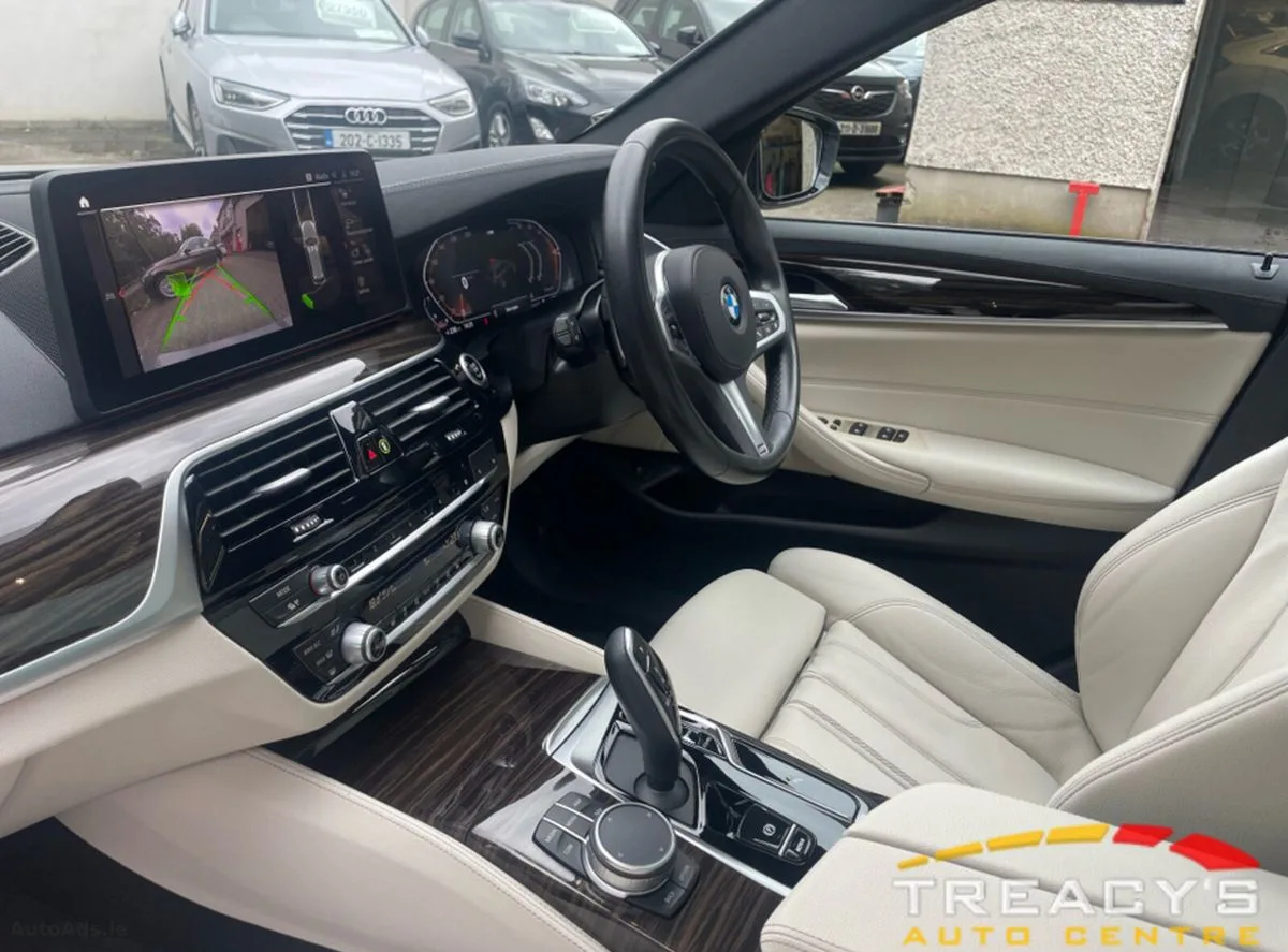 2022 BMW 5-Series – photo 6