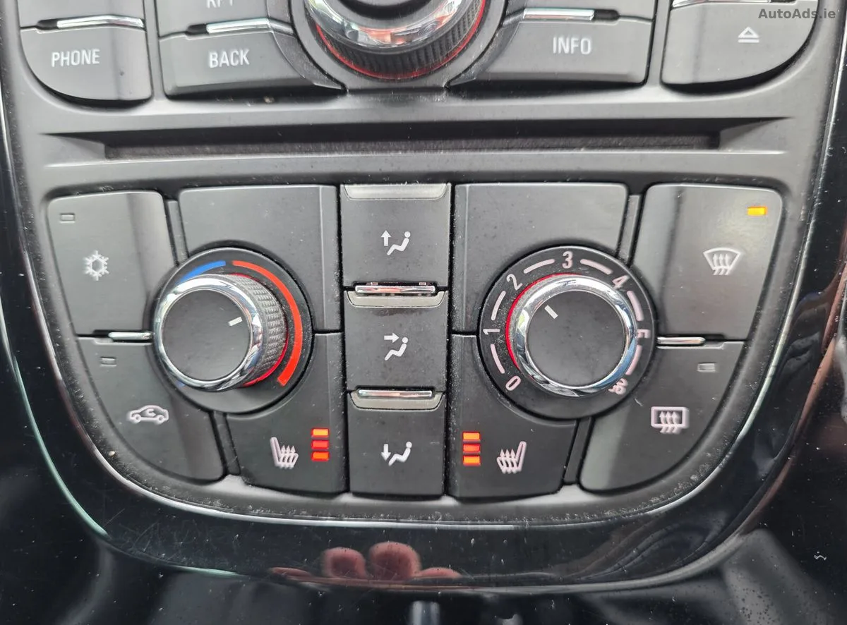 2017 Vauxhall Astra – photo 12