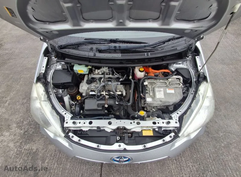 2014 Toyota Aqua – photo 9