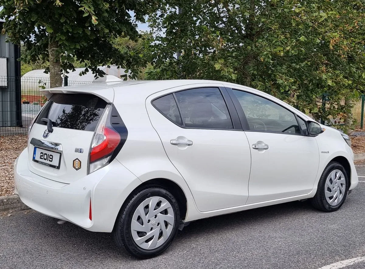 2019 Toyota Aqua – photo 6