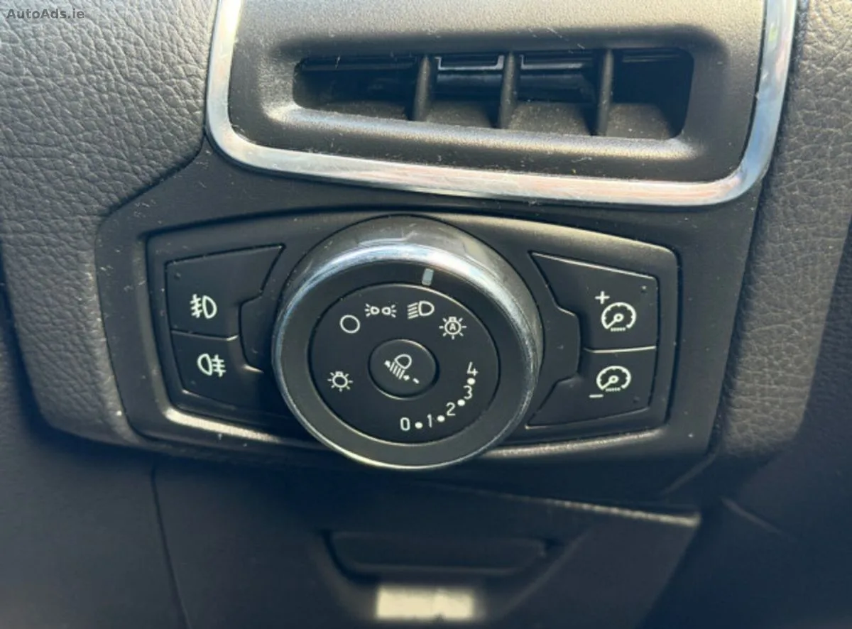 2011 Ford Focus – photo 16