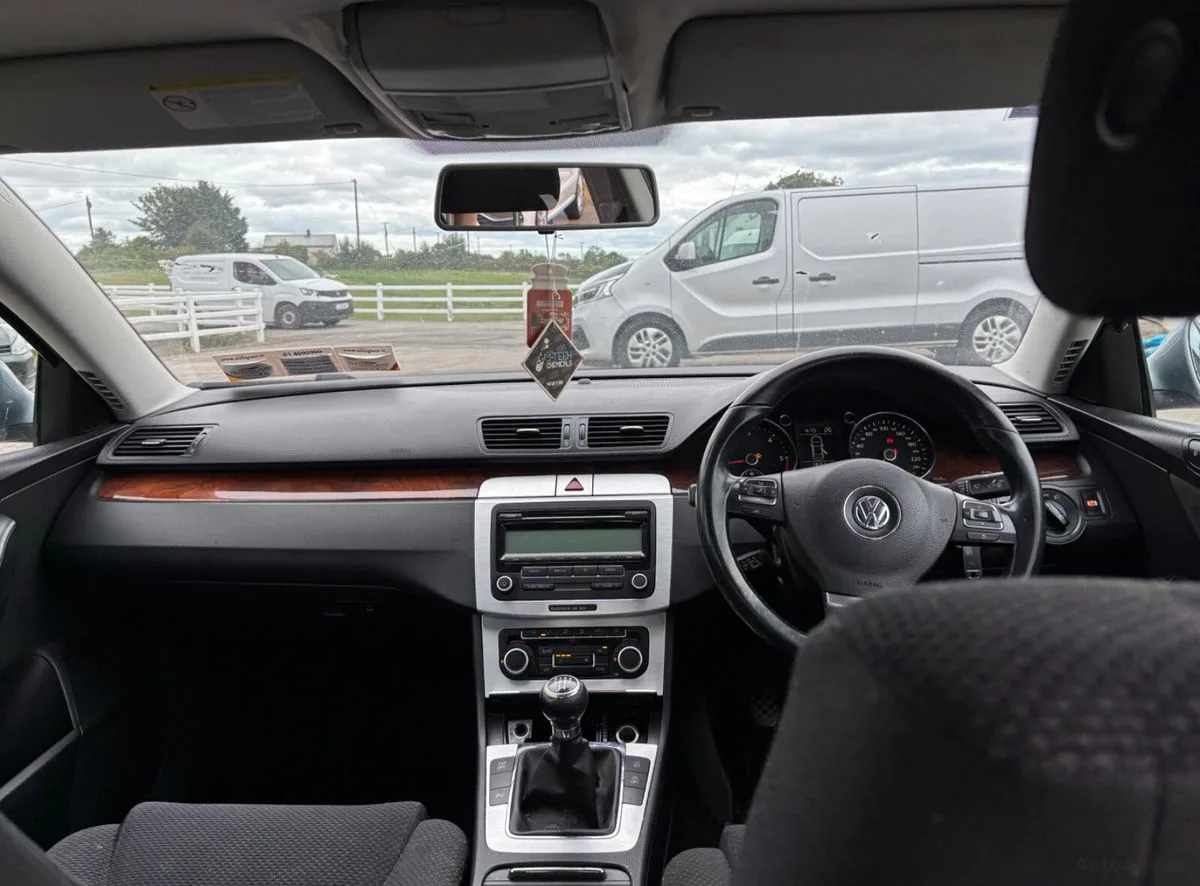 2010 Volkswagen Passat – photo 11