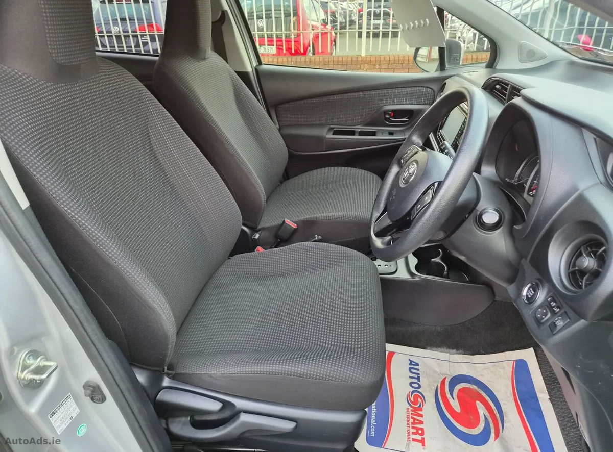 2019 Toyota Vitz – photo 11