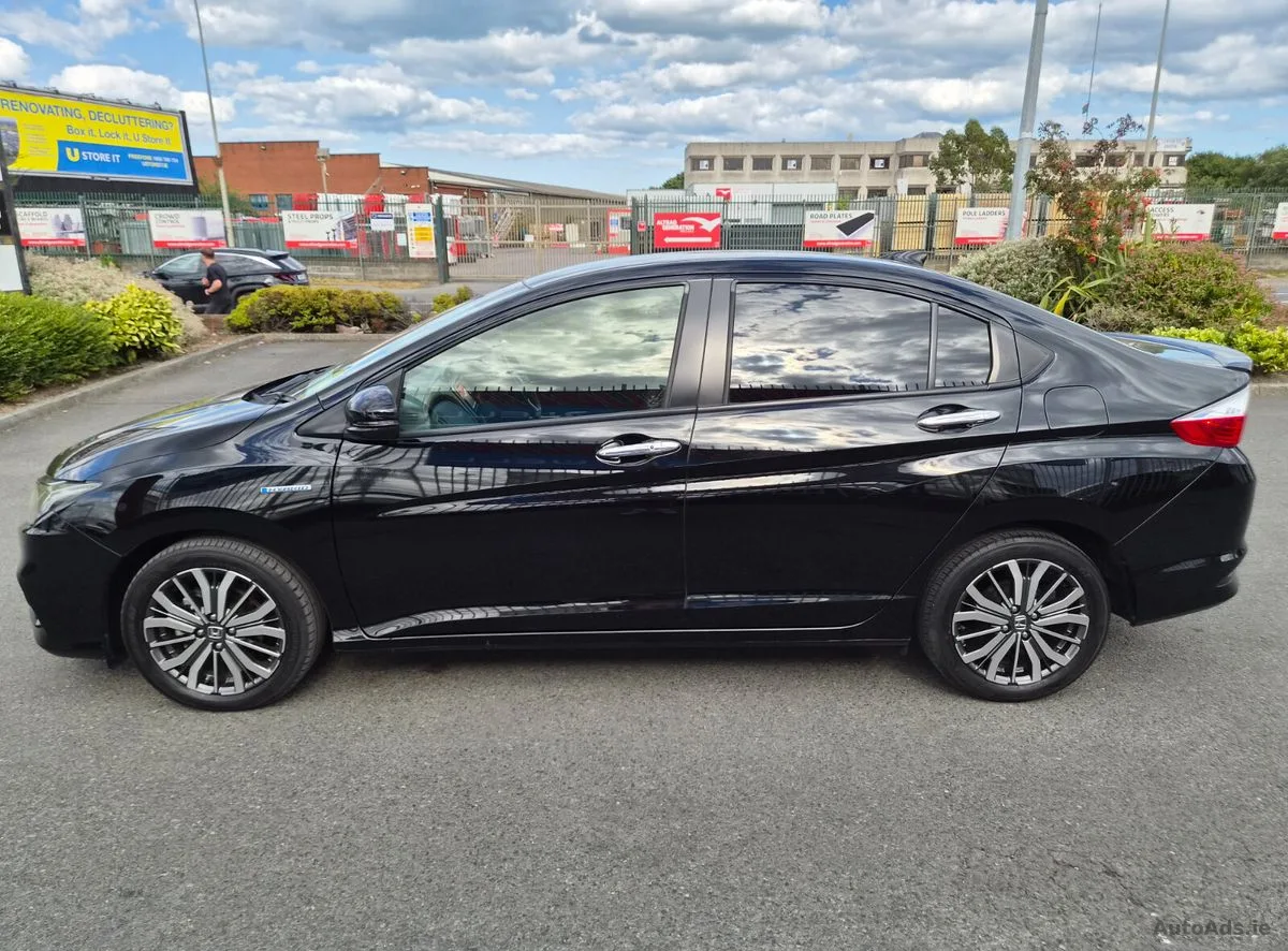 2018 Honda Grace – photo 6