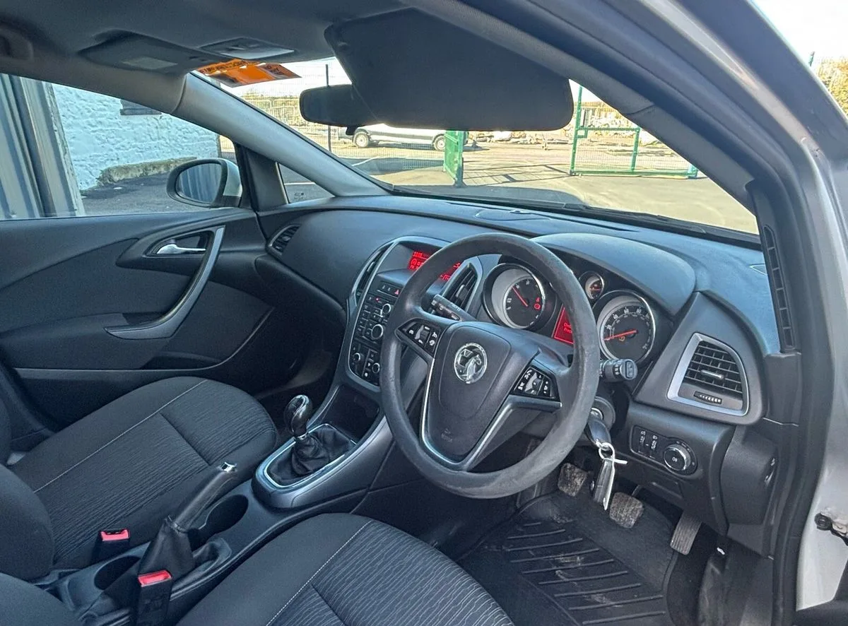 2014 Vauxhall Astra – photo 6