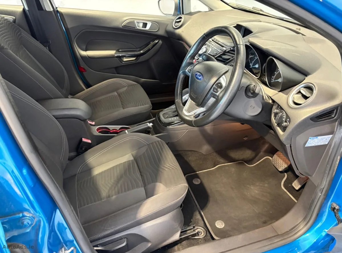 2015 Ford Fiesta – photo 14