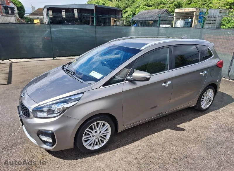 2017 Kia Carens