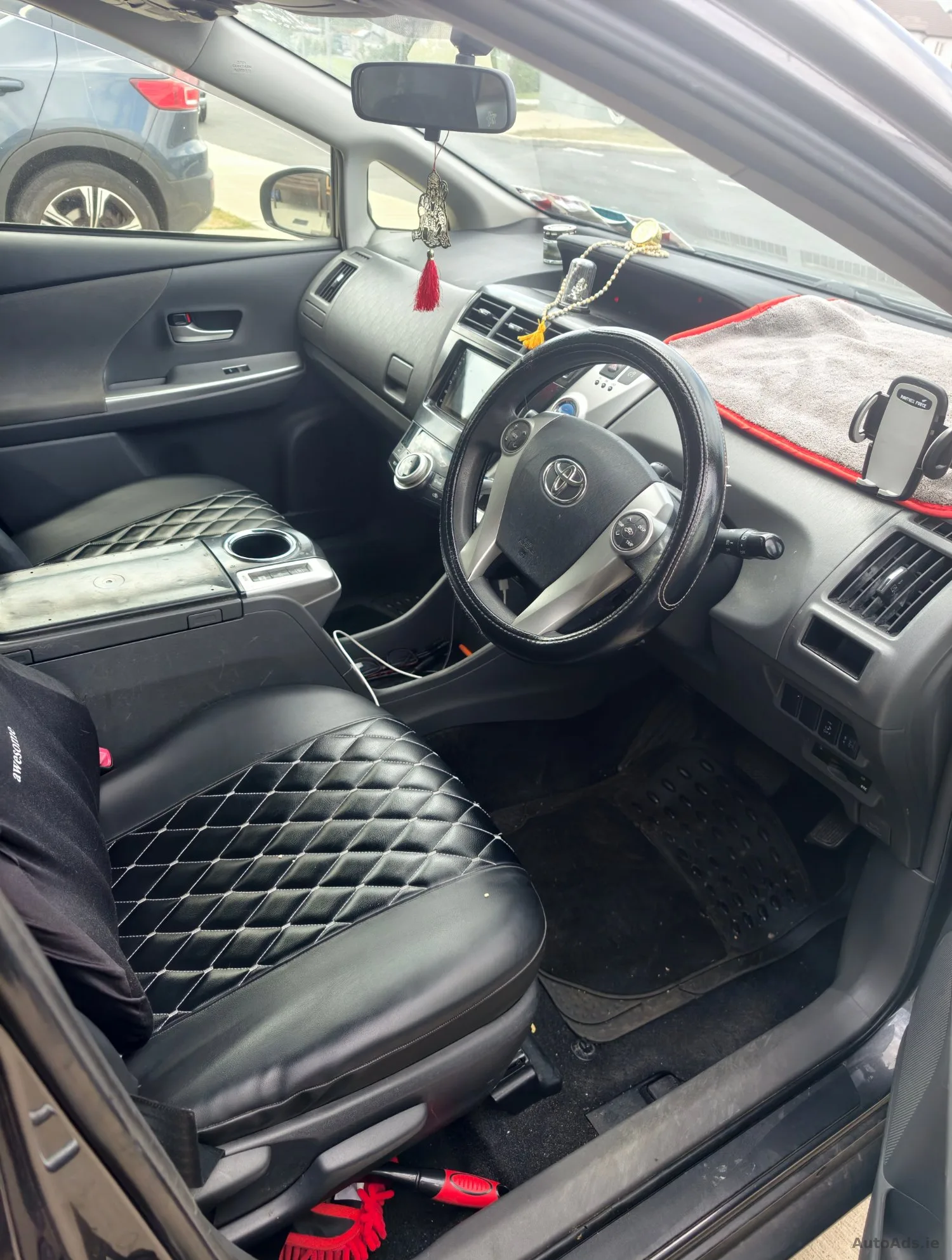 2014 Toyota Prius – photo 2