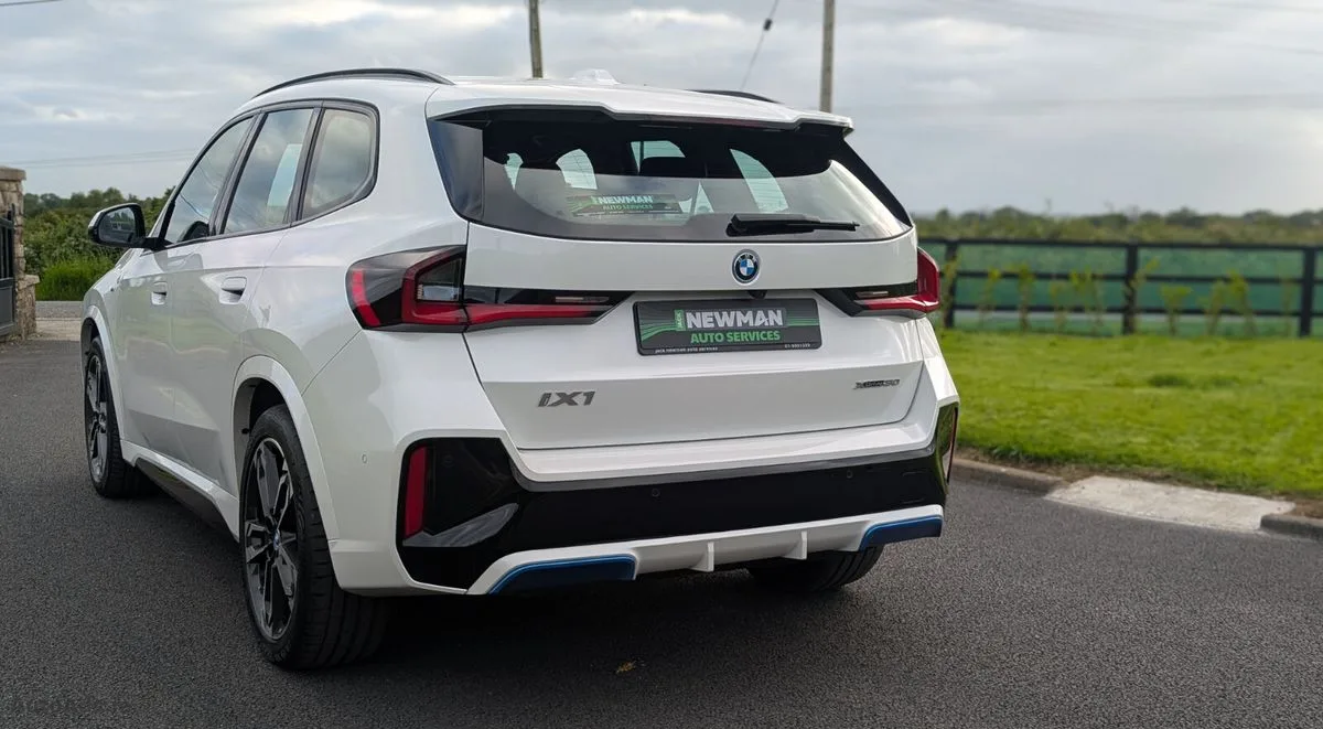 2023 BMW iX1 – photo 17