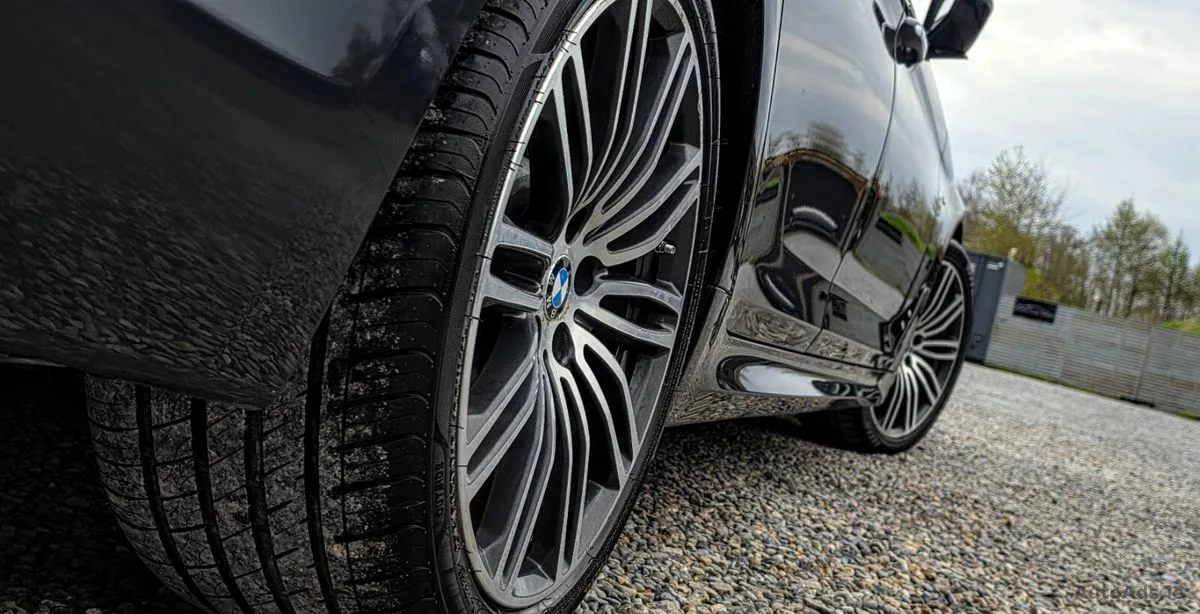 2017 BMW 5-Series – photo 9