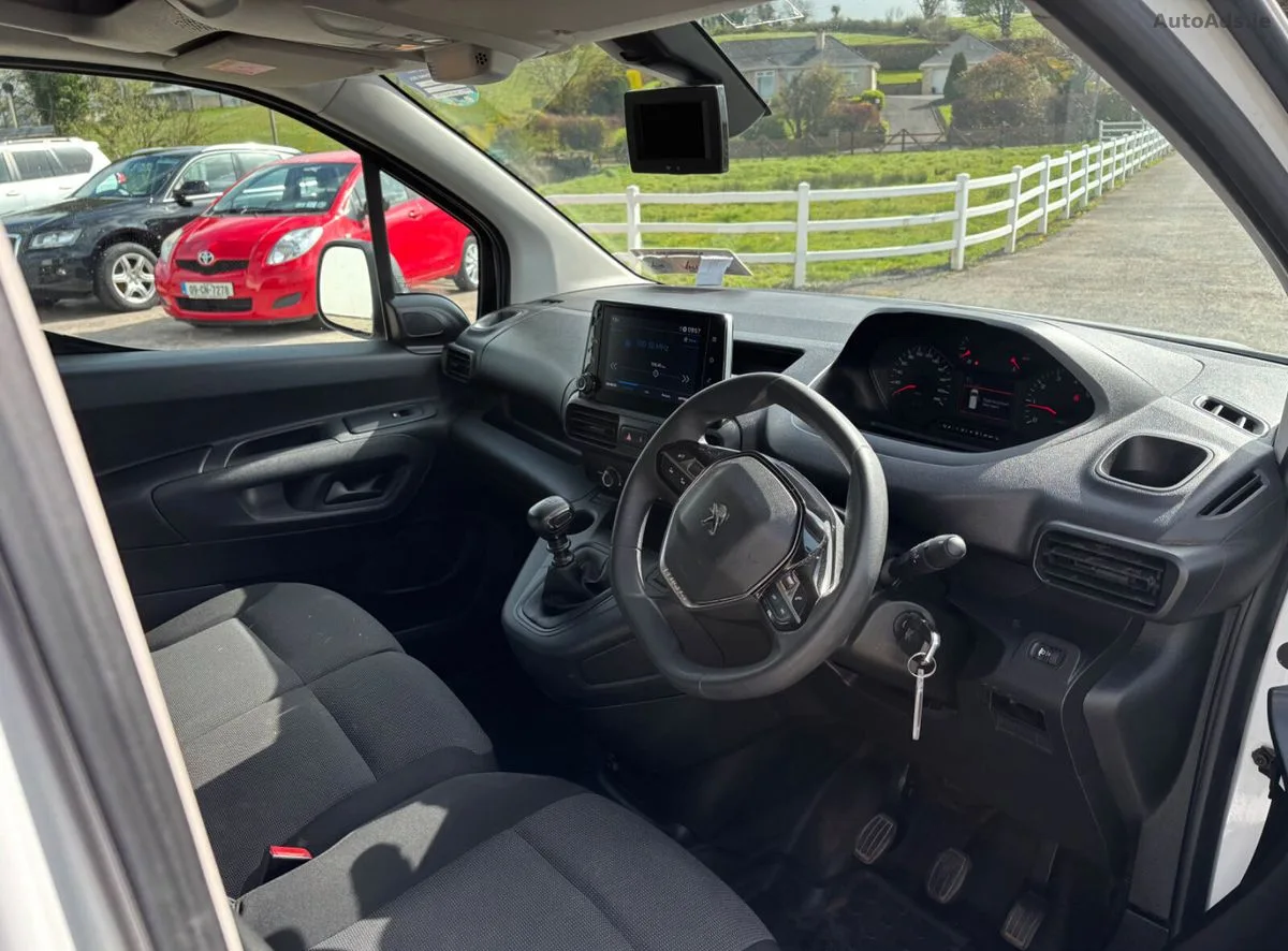 2021 Peugeot Partner – photo 11