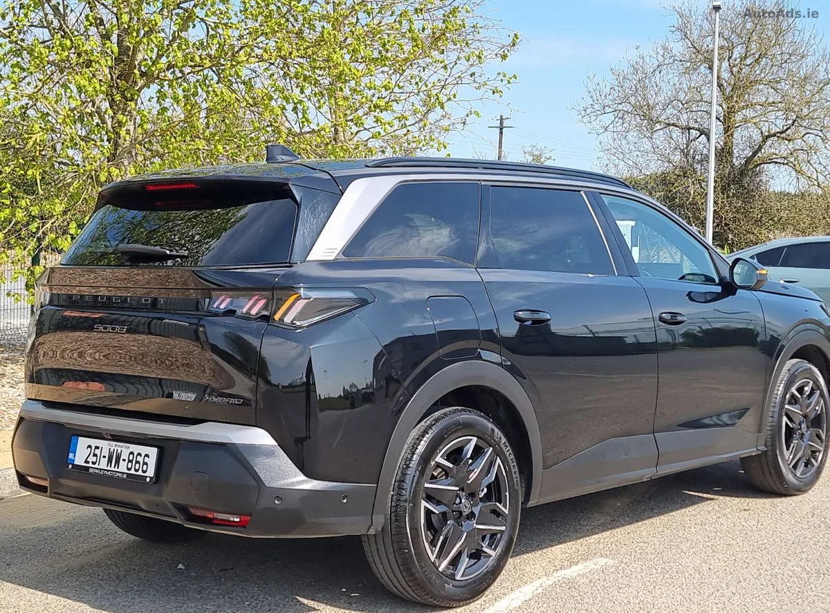 2025 Peugeot 5008 – photo 2