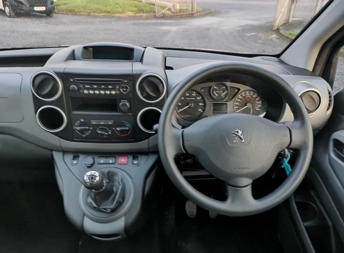 2017 Peugeot Partner – photo 13