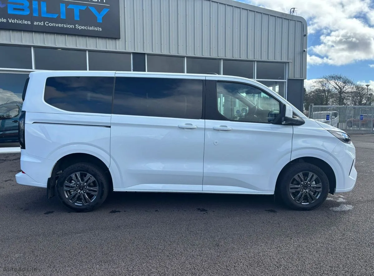 2026 Ford Tourneo Custom – photo 8
