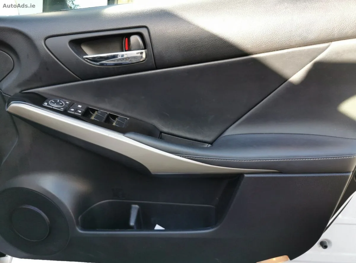2015 Lexus IS – photo 17
