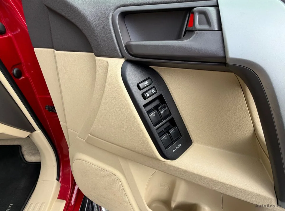 2017 Toyota Land Cruiser – photo 17