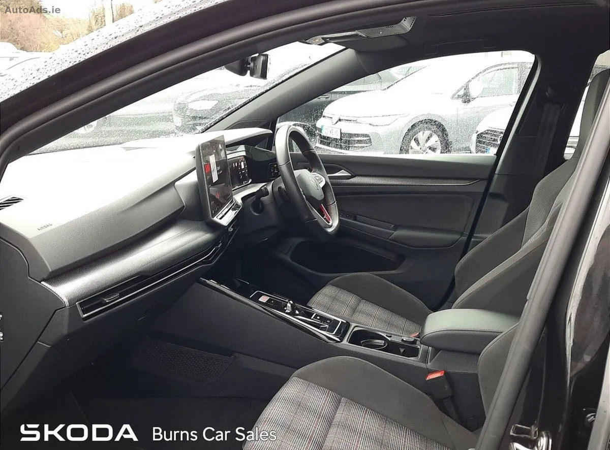 2025 Volkswagen Golf – photo 4
