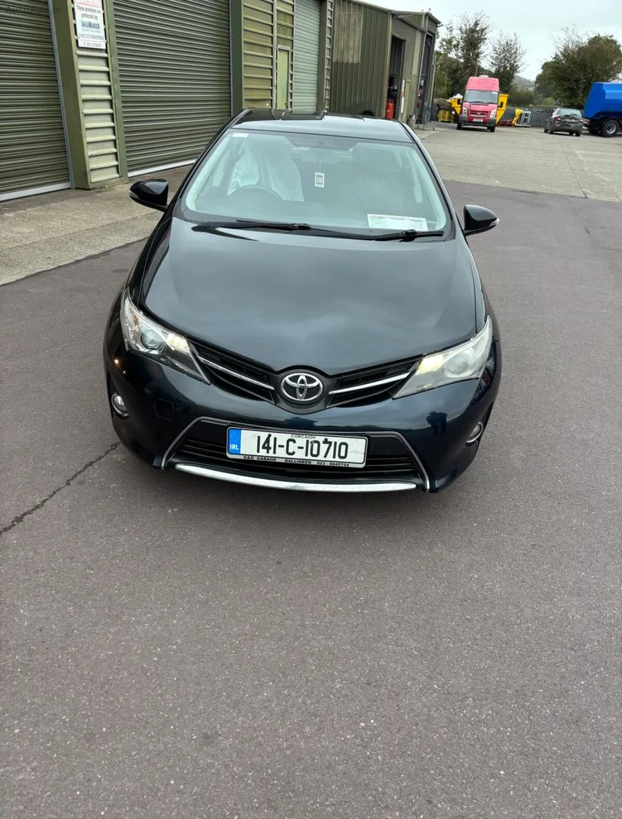 2014 Toyota Auris – photo 4