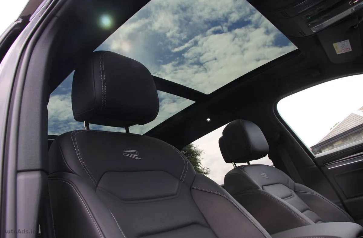 2025 Volkswagen Touareg – photo 3
