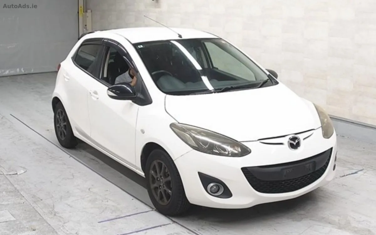 2013 Mazda Demio