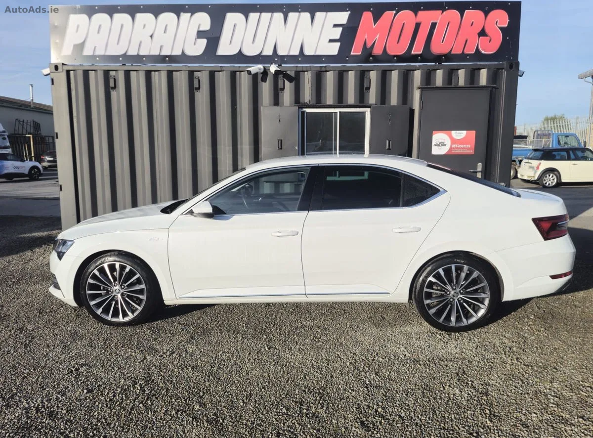 2021 Skoda Superb – photo 3