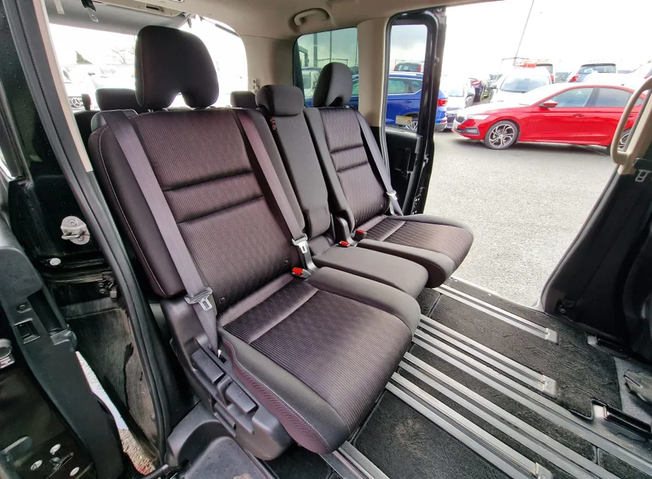 2017 Nissan Serena – photo 16