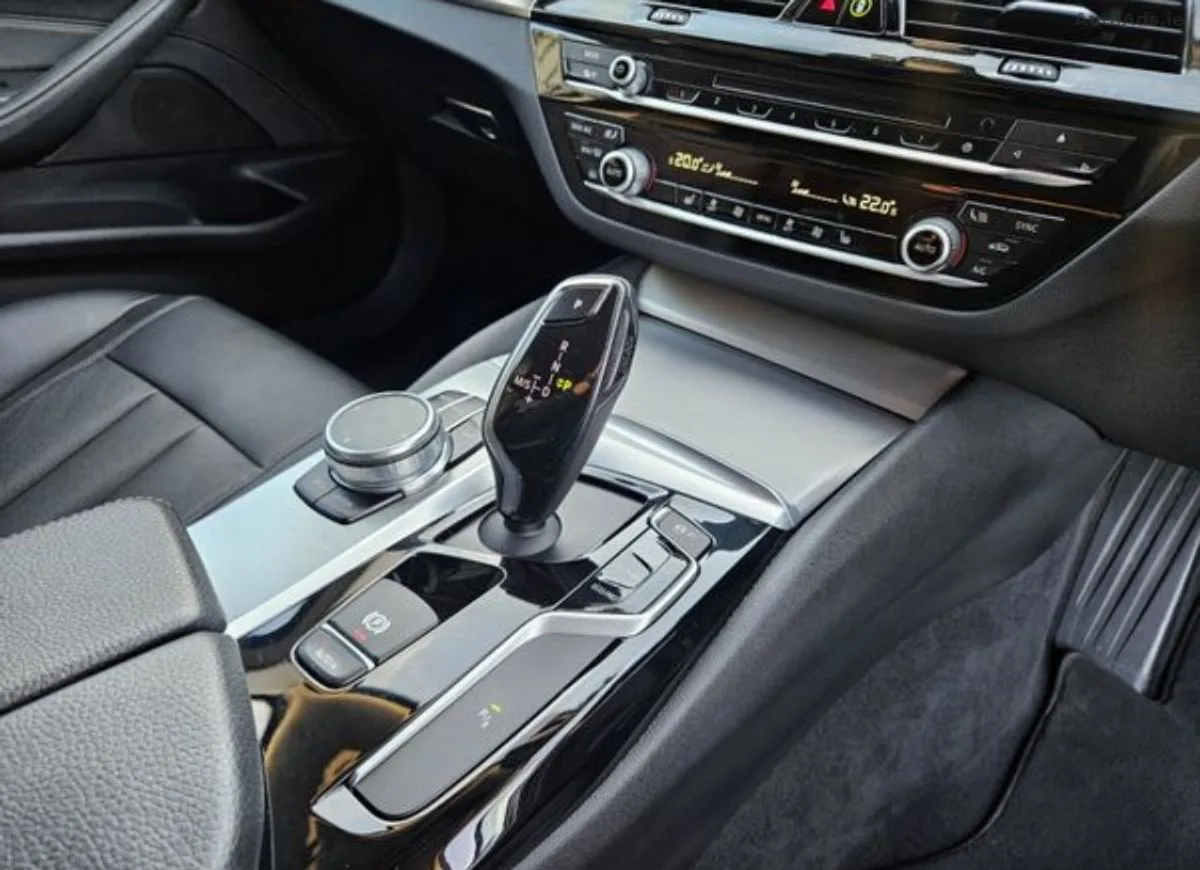 2018 BMW 5-Series – photo 11