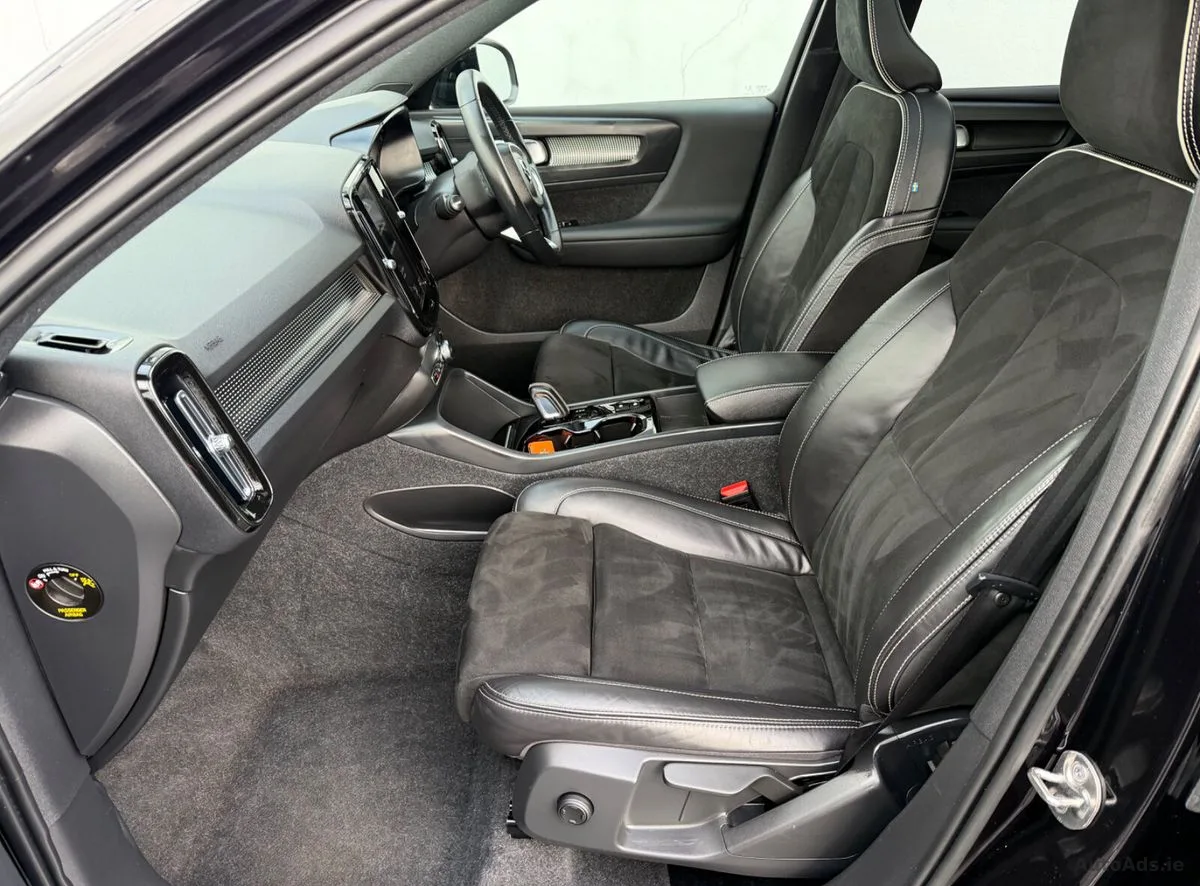 2022 Volvo XC40 – photo 14