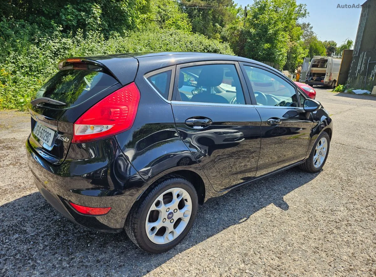 2012 Ford Fiesta – photo 4