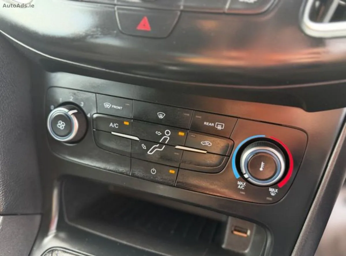 2017 Ford Focus – photo 14