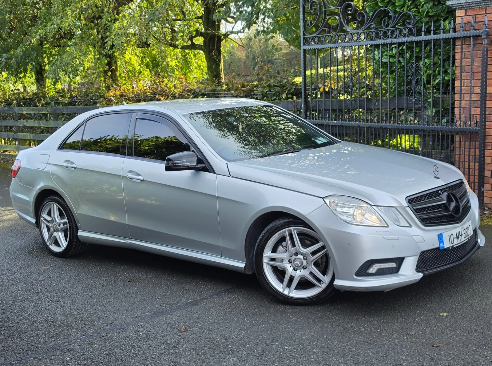 2010 Mercedes-Benz E-Class – photo 2