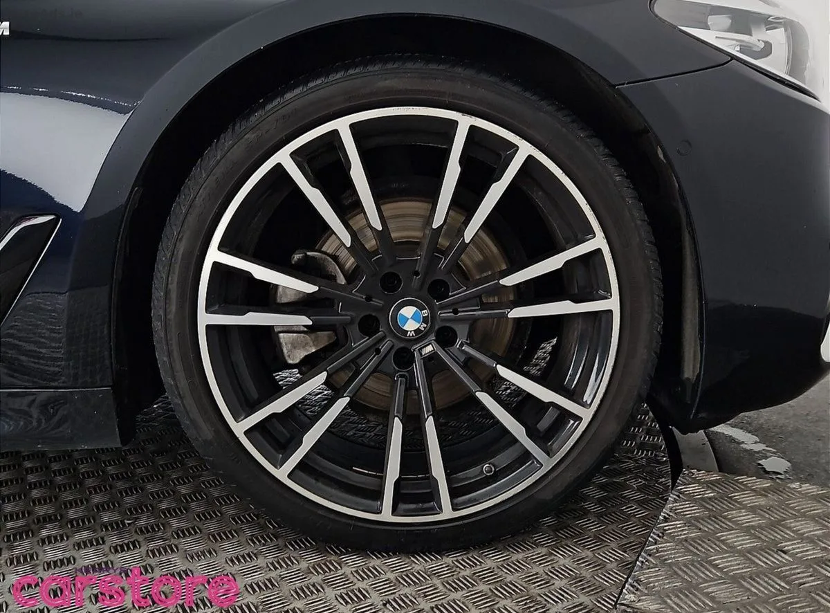2019 BMW 5-Series – photo 14