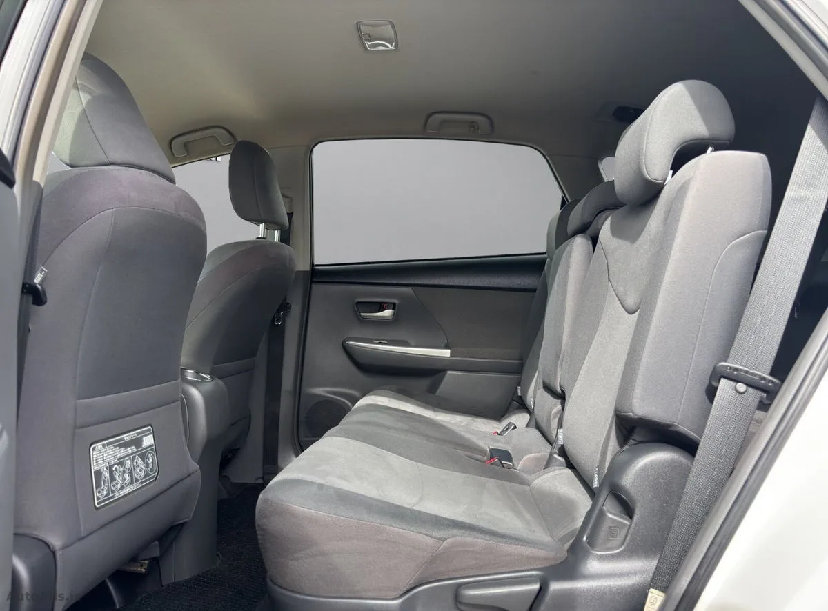 2013 Toyota Prius – photo 15